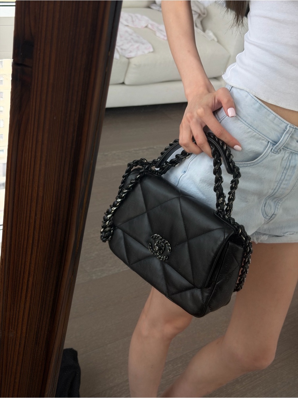 Rare CHANEL 19 So Black Lambskin Bag – Discontinued